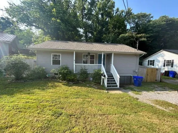 489 W Outer Dr, Oak Ridge, TN 37830