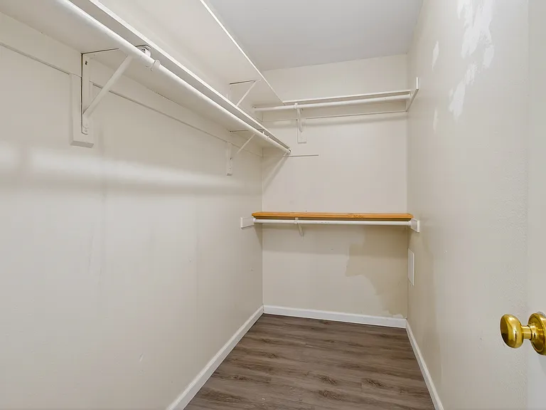2051 Sycamore Ct — Photo 15