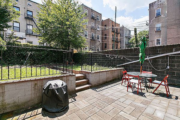 1st image of 282 Sackett St APT 1L