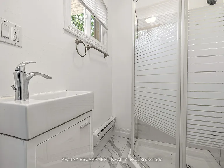48 Glendale Ave S — Photo 15