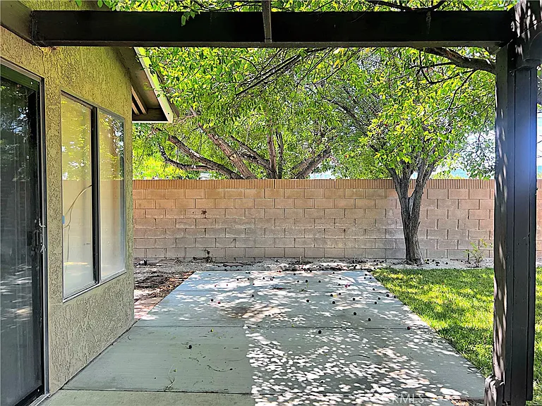 43401 Alep St — Photo 43