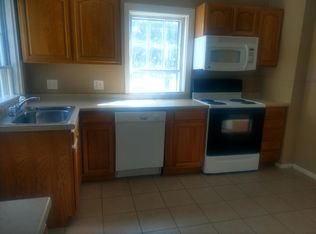 2 B St, Northbridge, MA 01534