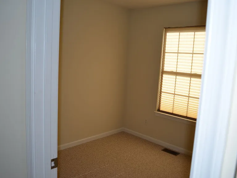 151 Turner Ave — Photo 9