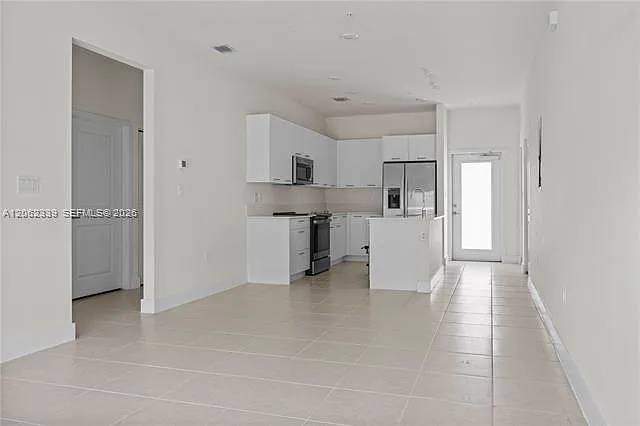 8001 NW 41st St #F06 — Photo 2