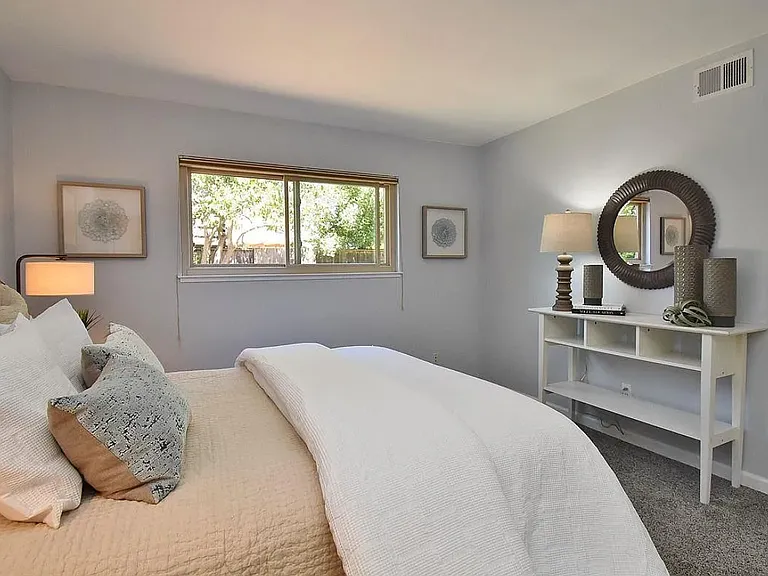 4325 Satinwood Dr — Photo 4