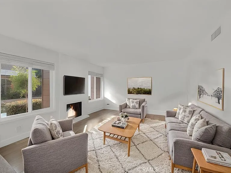 2454 Chinook Dr — Photo 3