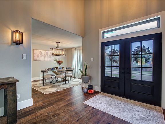 5th image of 17 Jennifer Ln