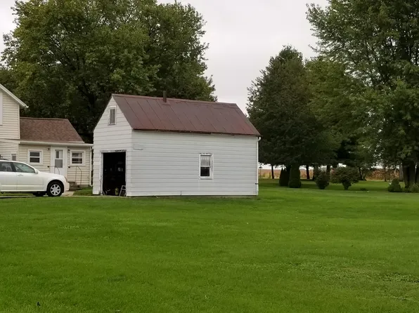 316 W Pieronnet St, Amboy, IL 61310