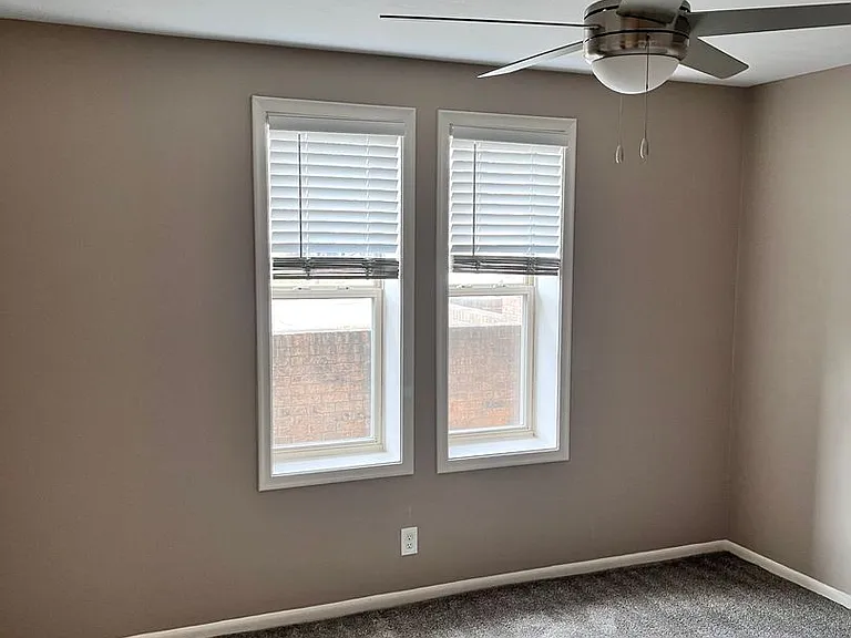 Bristol Square Apartments — Photo 97