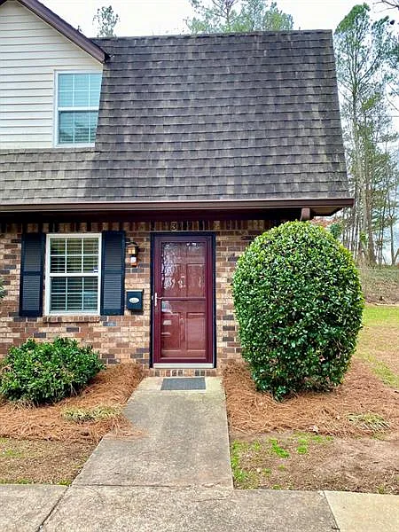 2 bed, 1.5 bath, 1056 sqft, $1,750 — Photo 2