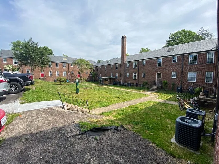 1320 Kenmore Ave #B — Photo 12