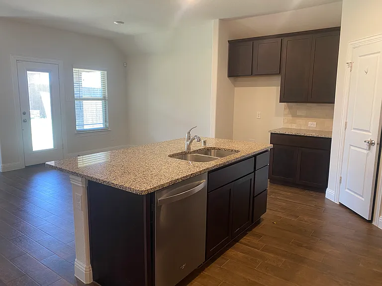 4005 Waterford Dr — Photo 8
