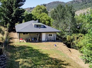 150 Beachview Rd, Kamloops, BC V2H1M5