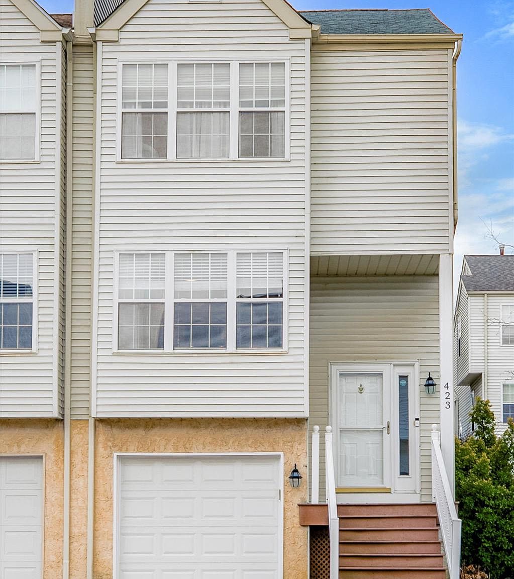 423 Pleasant Valley Dr, Conshohocken, PA 19428 | Zillow