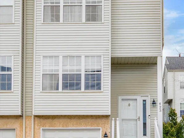 423 Pleasant Valley Dr, Conshohocken, PA 19428