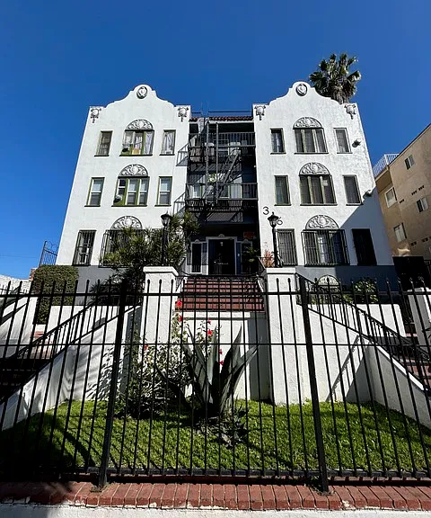 316 S Berendo Apts — Photo 1