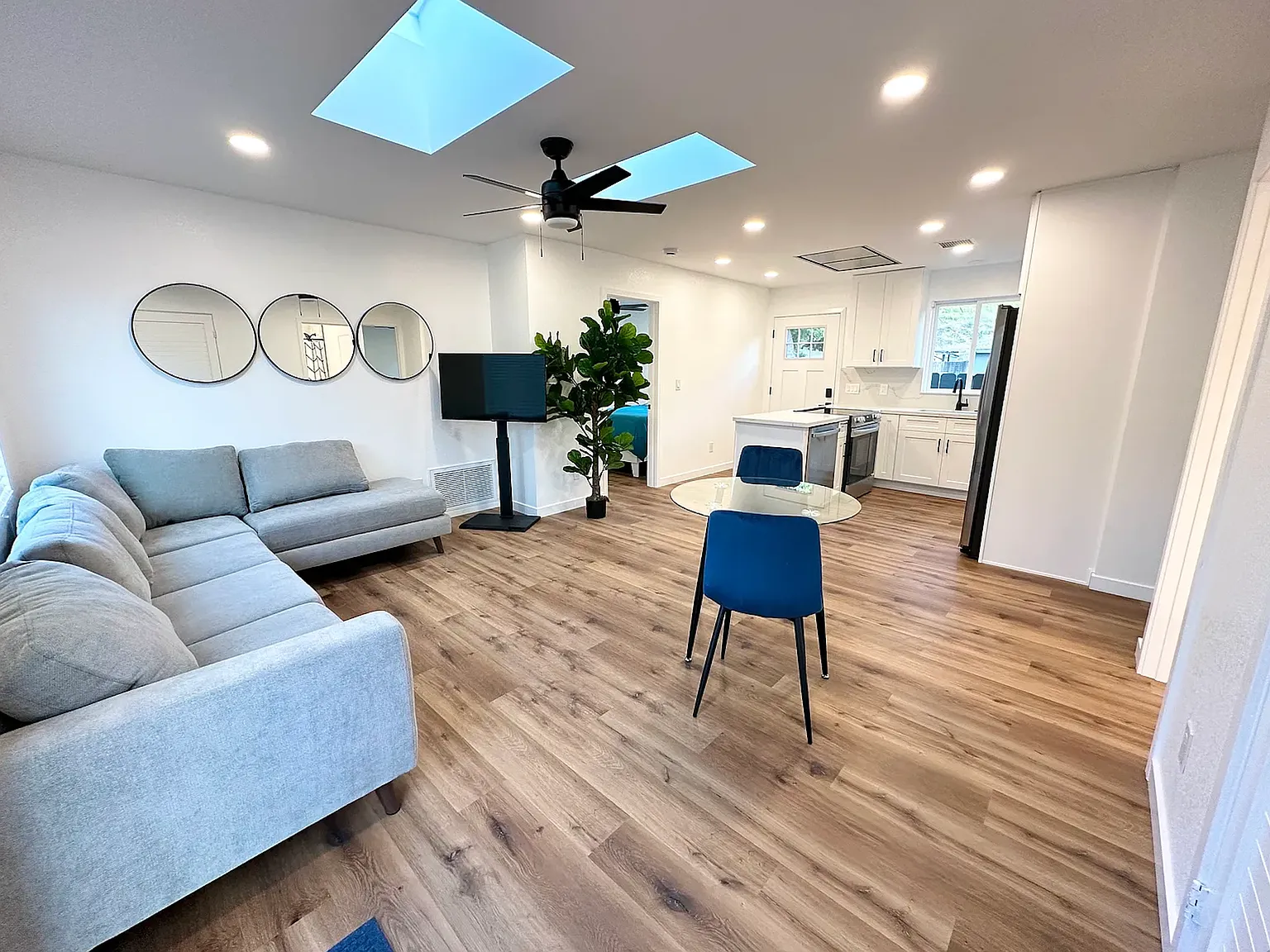 2 bed, $1,700 — Photo 2