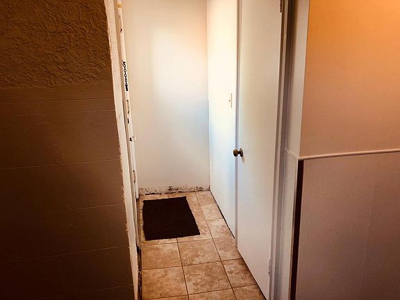 4th image of 704 Saint Joseph Ln APT 9