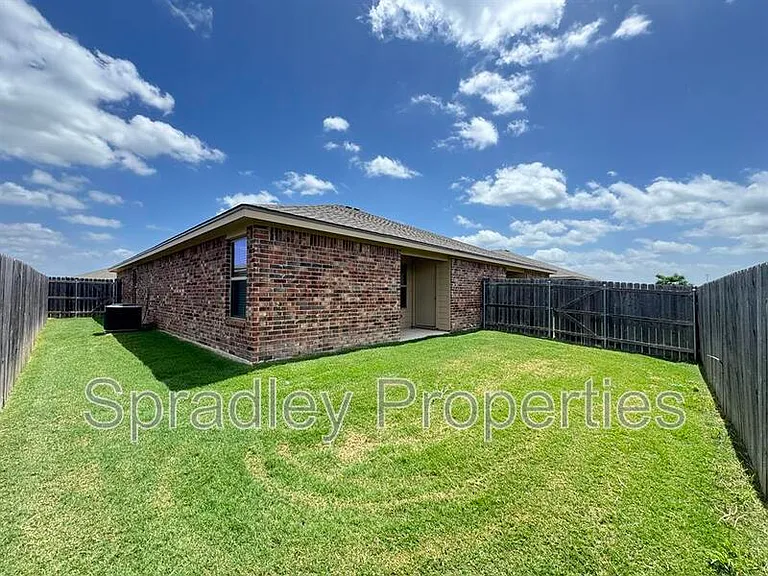1560 Vani Ct — Photo 12