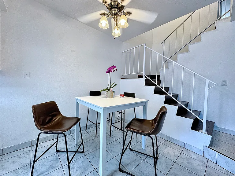 1671 E Kingsley Ave #B — Photo 13