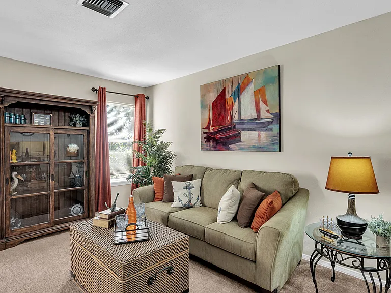 Sunlake Apartments — Photo 24