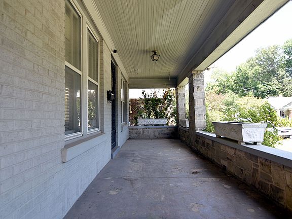 5th image of 2399 Parkway Pl