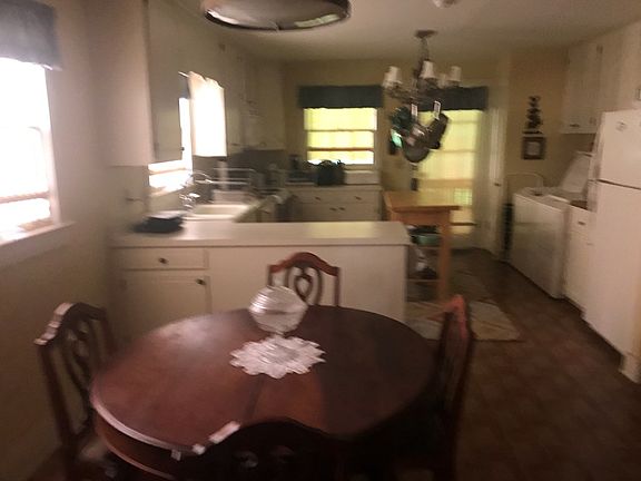 3rd image of 705-707 Farmer St