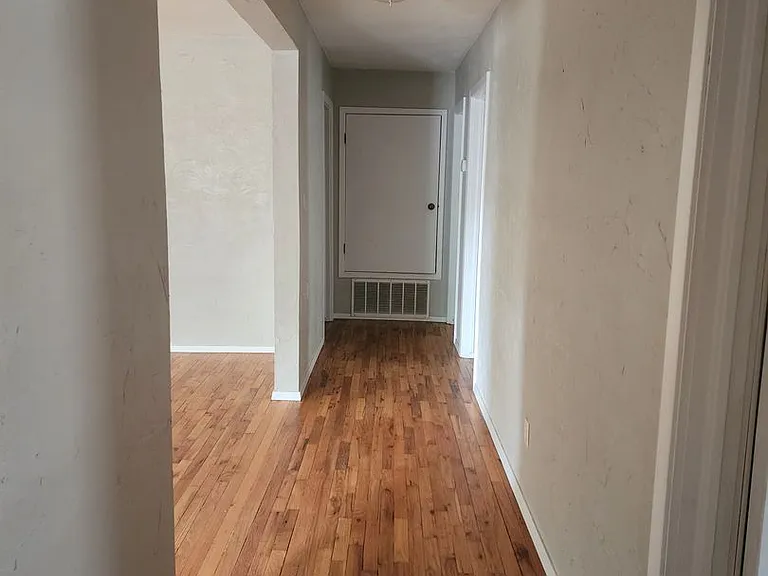 1700 S Avenue B — Photo 17