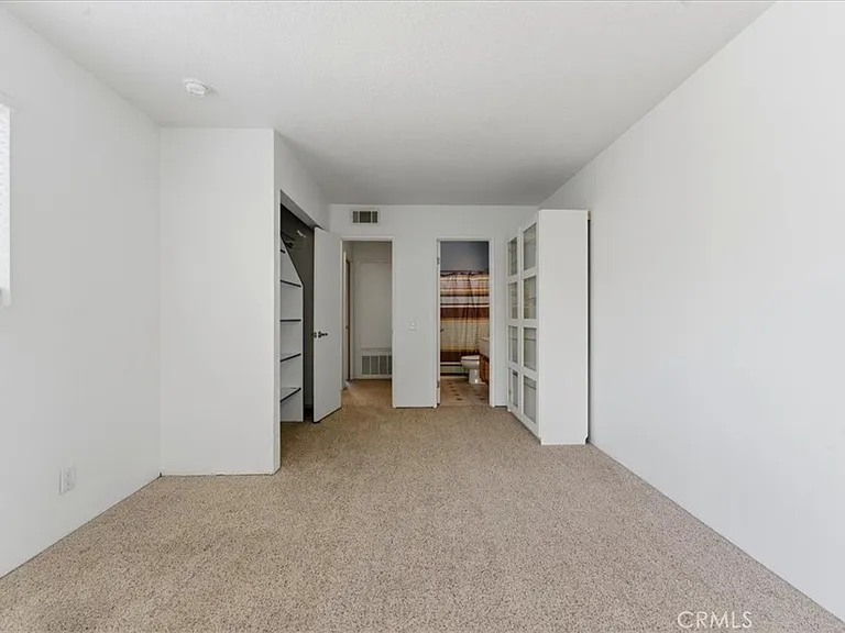 539 Wayland Ct — Photo 13