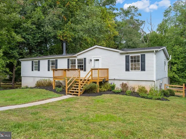 2504 Arthur Ave, Sykesville, MD 21784