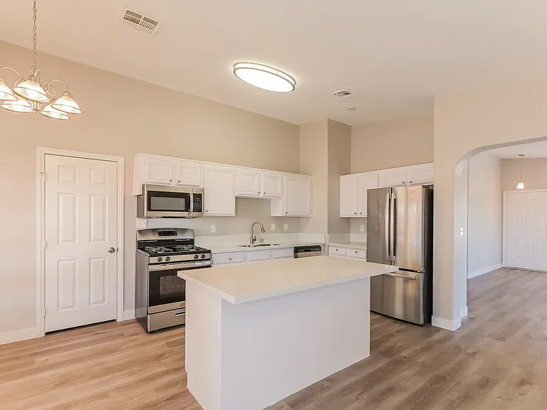 456 Palegold St — Photo 6