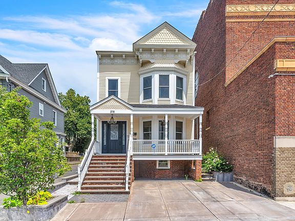 2nd image of 208 Harrison Ave APT 1
