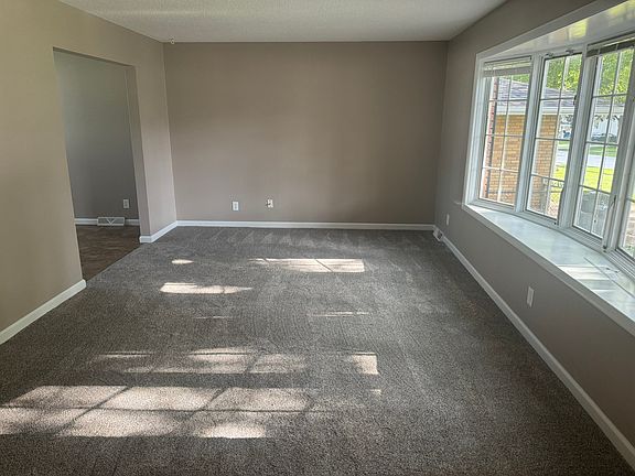 2nd image of 1715 Valley Vista Dr