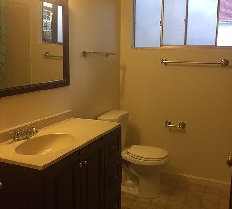 3rd image of 7031 Lacey Ave