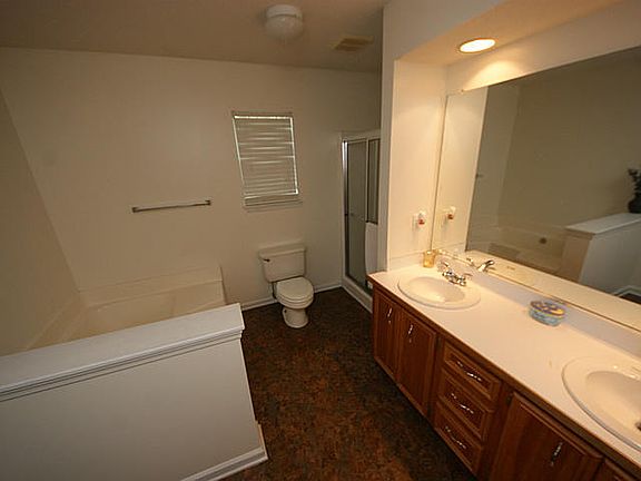 4th image of 92 Kings Mill Ct