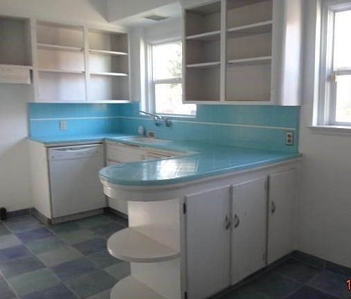 4th image of 1706 N Farris Ave