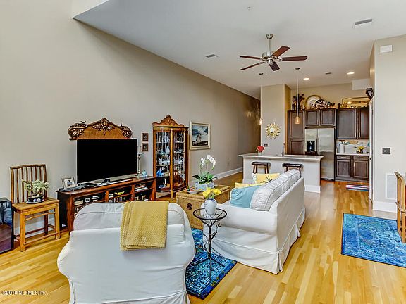 3rd image of 2525 College St APT 1107