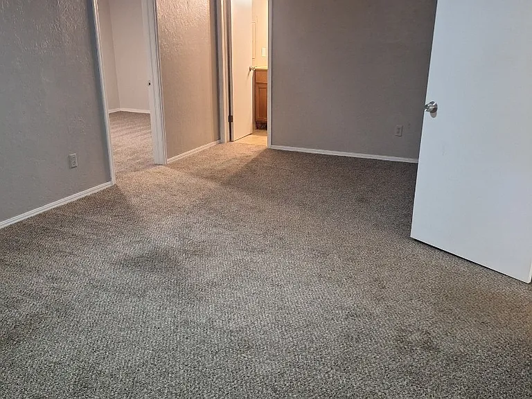 1700 W Circle Dr — Photo 8