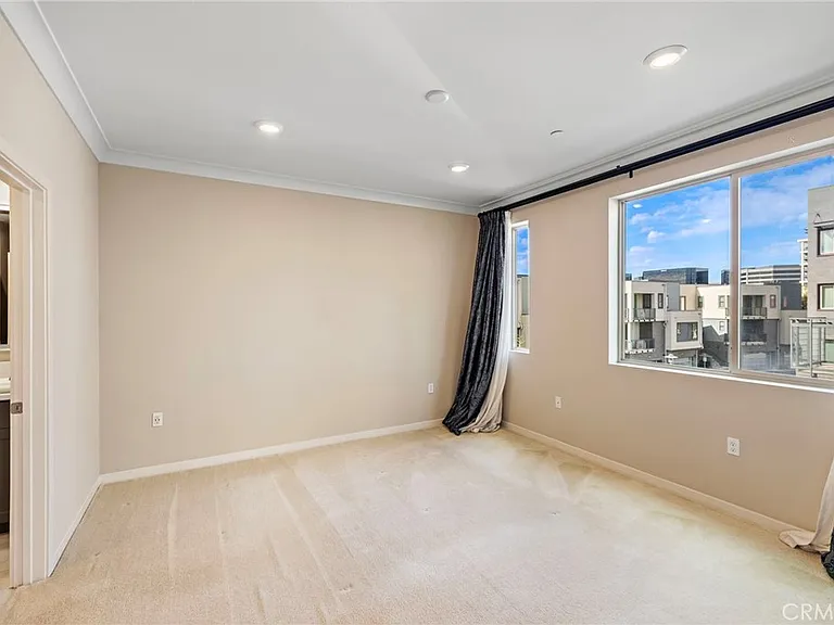 111 Bowery — Photo 11