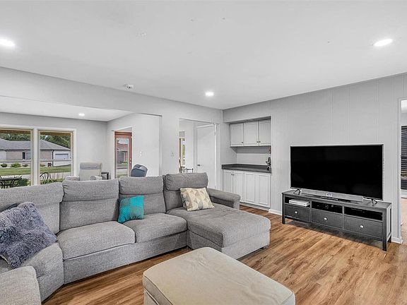 5th image of 11162 Crickett Hill Dr