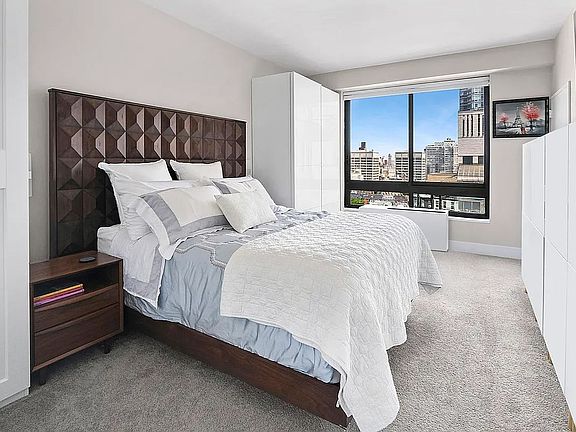 3rd image of 167 E 61st St APT 23D