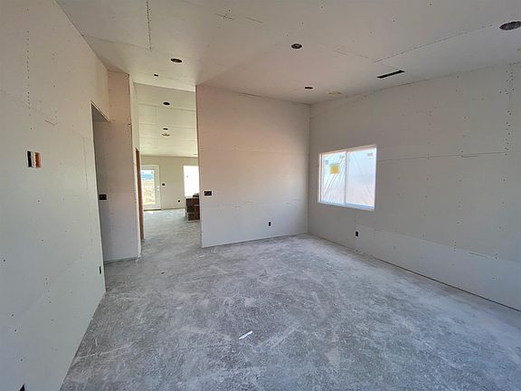 3rd image of 1128 E Manzanita Dr