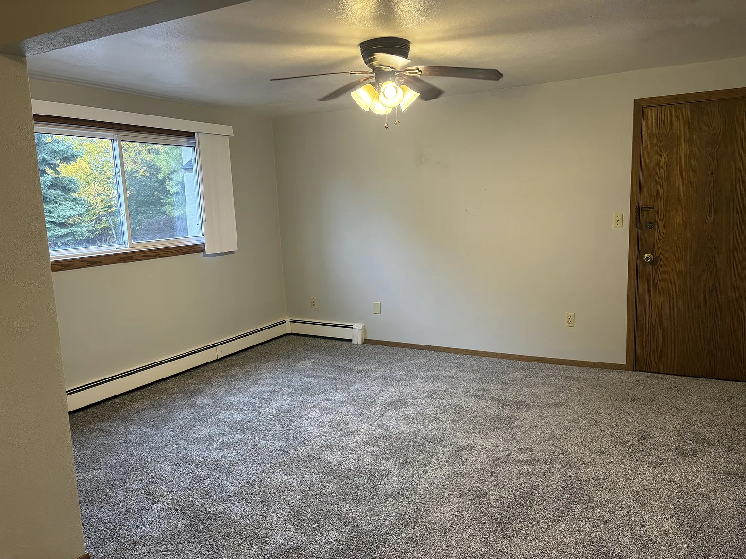 910 S Phillips Ave — Photo 4