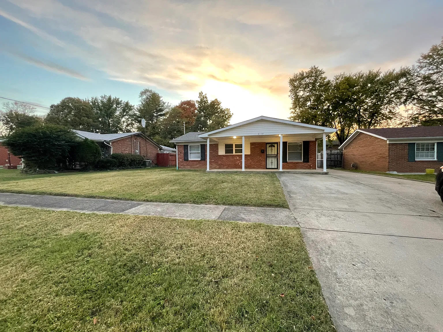 3 bed, 1200 sqft, $1,650 — Photo 3