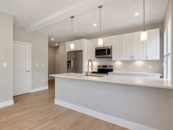 5th image of 298 Main St #3A