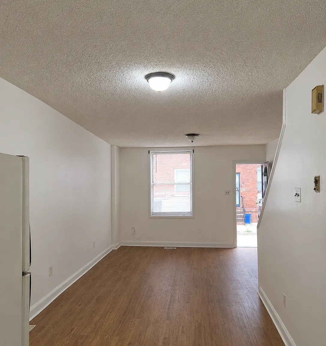 2 bed, $1,300 — Photo 4