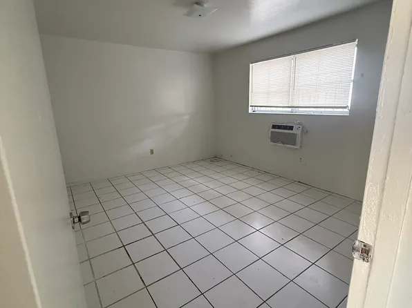 12910 NE 9th Ave #3, Miami, FL 33161