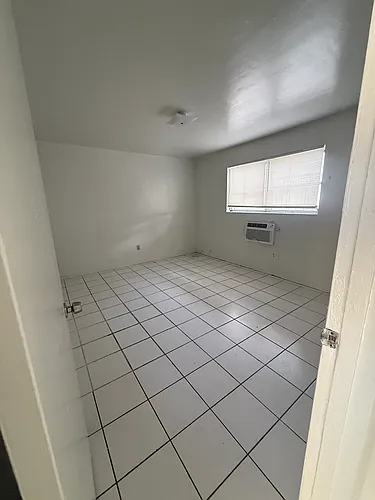 12910 NE 9th Ave #3 Photo 1