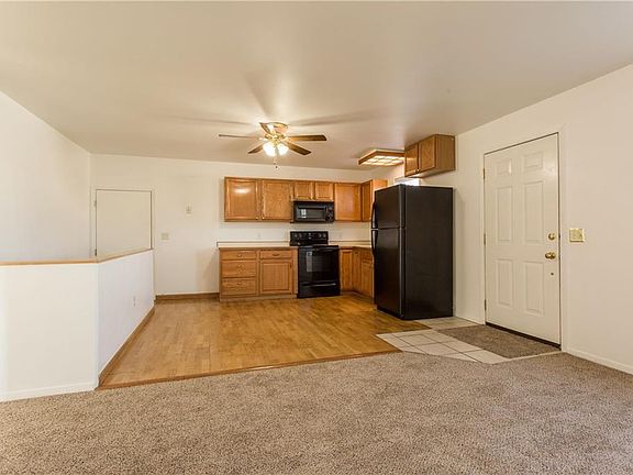 3rd image of 3390 Canyon Dr Unit C16