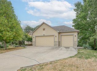 16510 Fairway Rd, Belton, MO 64012